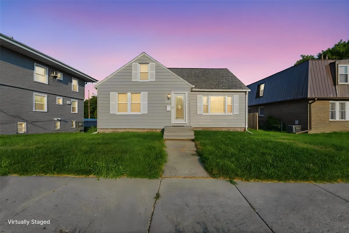 810 6th Street, Nevada, IA 50201 - #1
