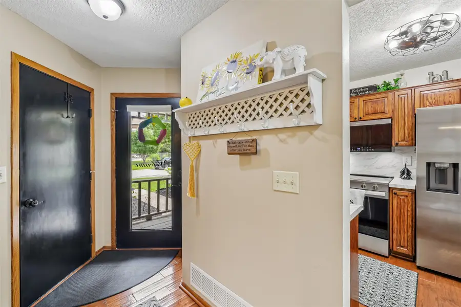 1070 50th Street #13E, West Des Moines, IA 50266 - #3