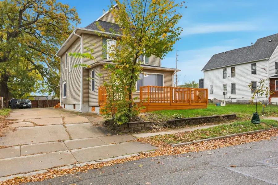 1609 12th Street, Des Moines, IA 50314 - #2