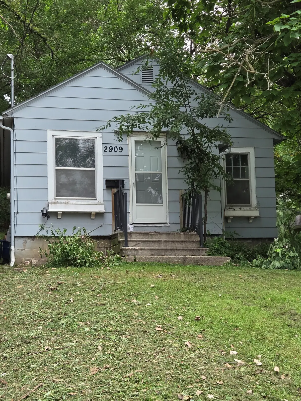 2909 1st Street, Des Moines, IA 50313 - #1