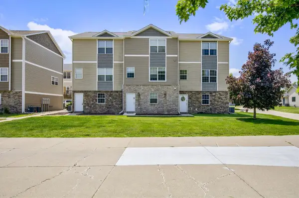 1305 S G Avenue #30, Nevada, IA 50201