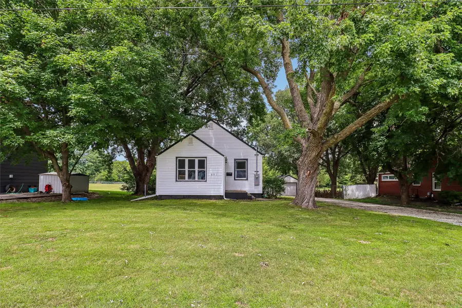 601 1st Street E, Altoona, IA 50009 - #2
