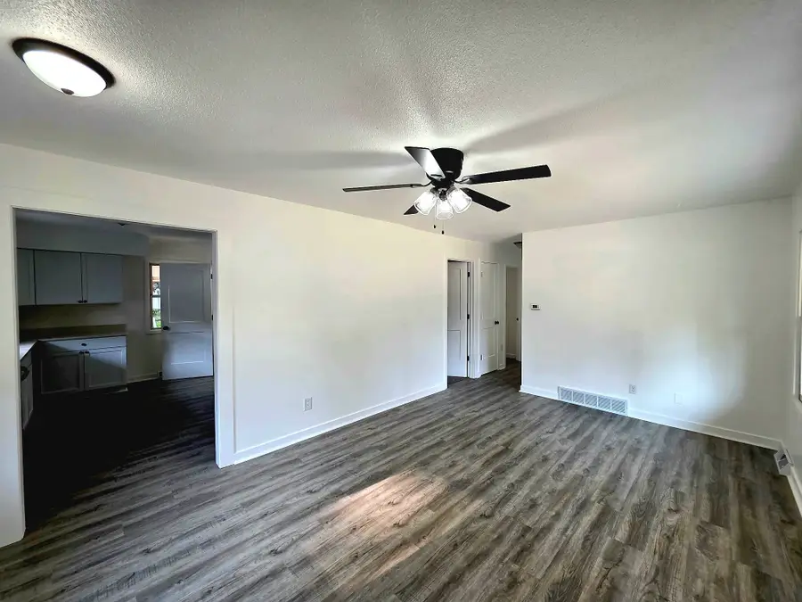 2228 Lyon Street, Des Moines, IA 50317 - #3