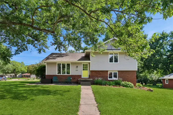 1111 Robin Glen, Indianola, IA 50125