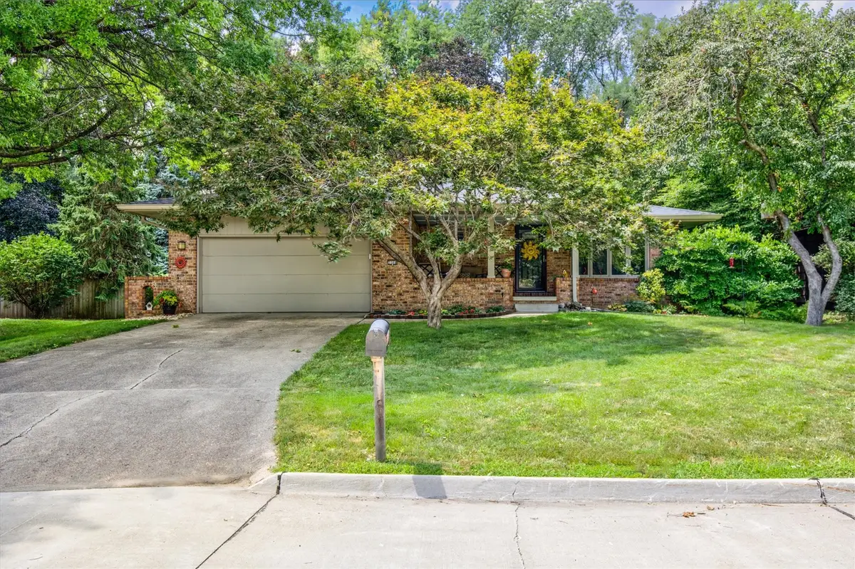 3808 Melanie Circle, Urbandale, IA 50322 - #1