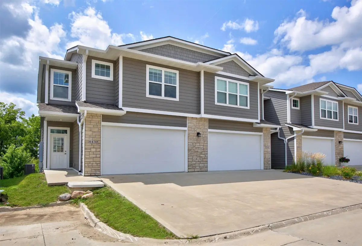 5430 154th Court, Urbandale, IA 50323 - #1