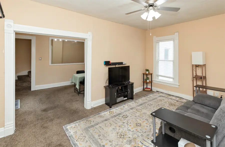 128 Hartford Avenue, Des Moines, IA 50315 - #2