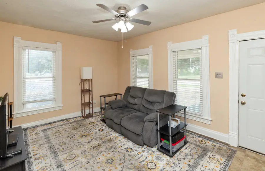 128 Hartford Avenue, Des Moines, IA 50315 - #3