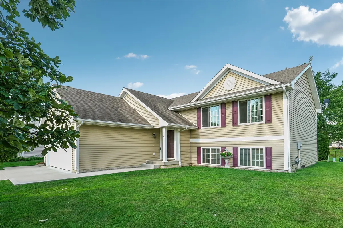 6108 NW 49th Street, Johnston, IA 50131 - #1
