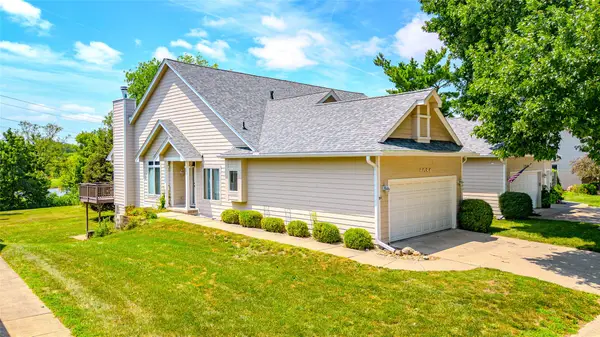 6084 Terrace Drive, Johnston, IA 50131