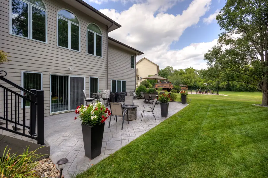 9812 Brookview Drive, Urbandale, IA 50322 - #3