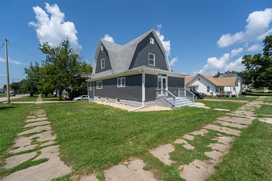 208 S Church Street, Toledo, IA 52342 - #2