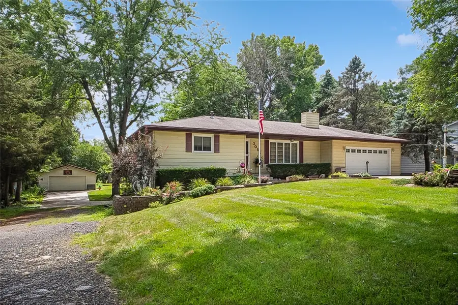 2055 E Leland Avenue, Des Moines, IA 50320 - #2