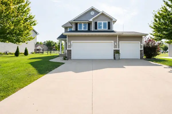 3001 SE Cobblestone Drive, Grimes, IA 50111