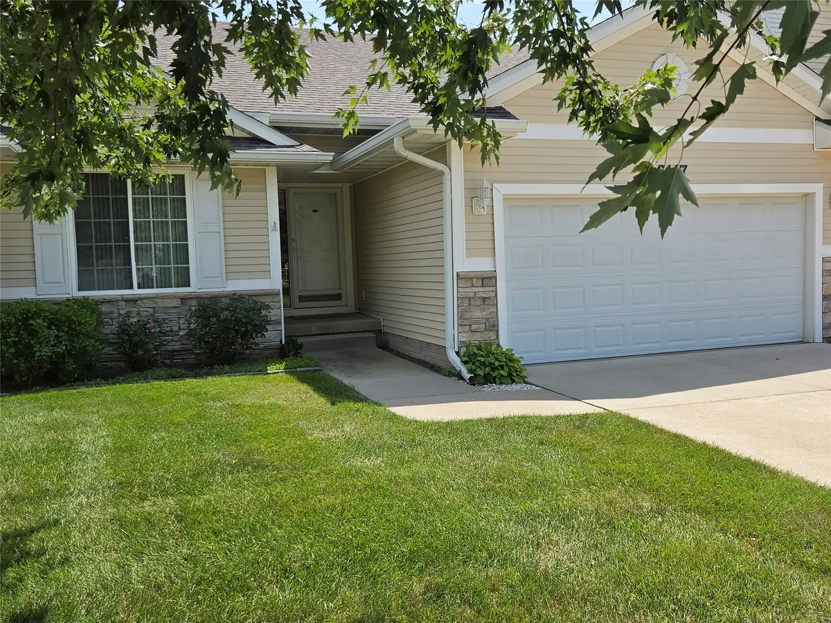6117 NW 49th Street, Johnston, IA 50131 - #1