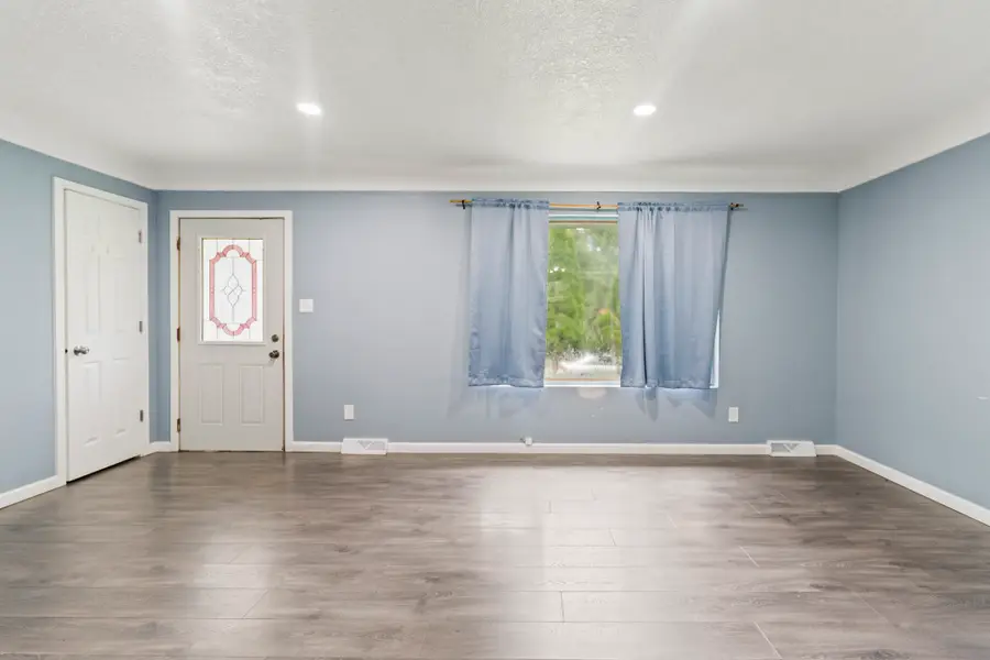 616 Creston Avenue, Des Moines, IA 50315 - #3