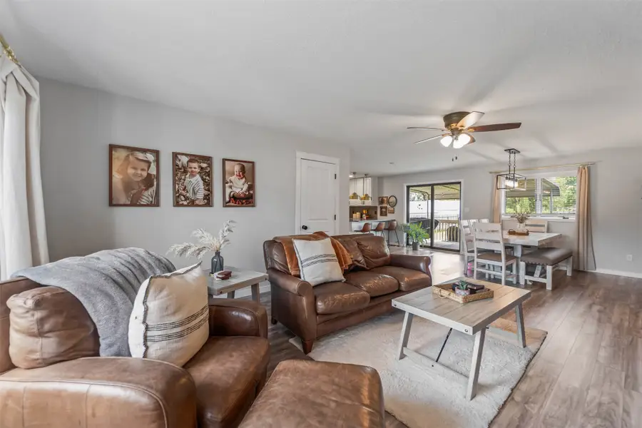 829 E 8th Street S, Newton, IA 50208 - #3