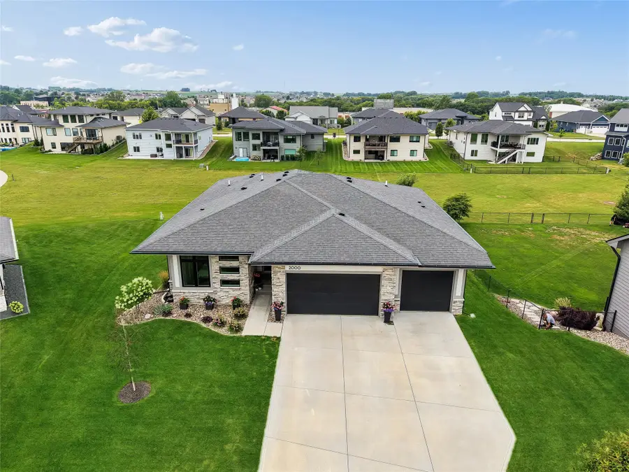 2000 NE Breezy Point, Grimes, IA 50111 - #2