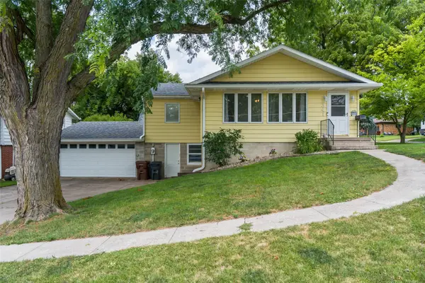 341 E Avenue, Nevada, IA 50201