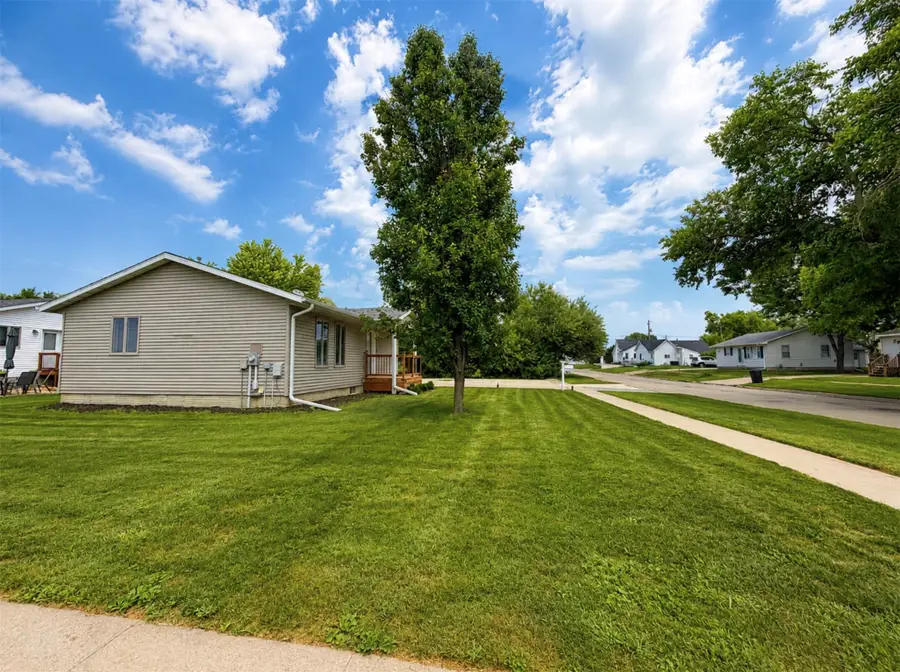 713 W Jones Street, Knoxville, IA 50138 - #2