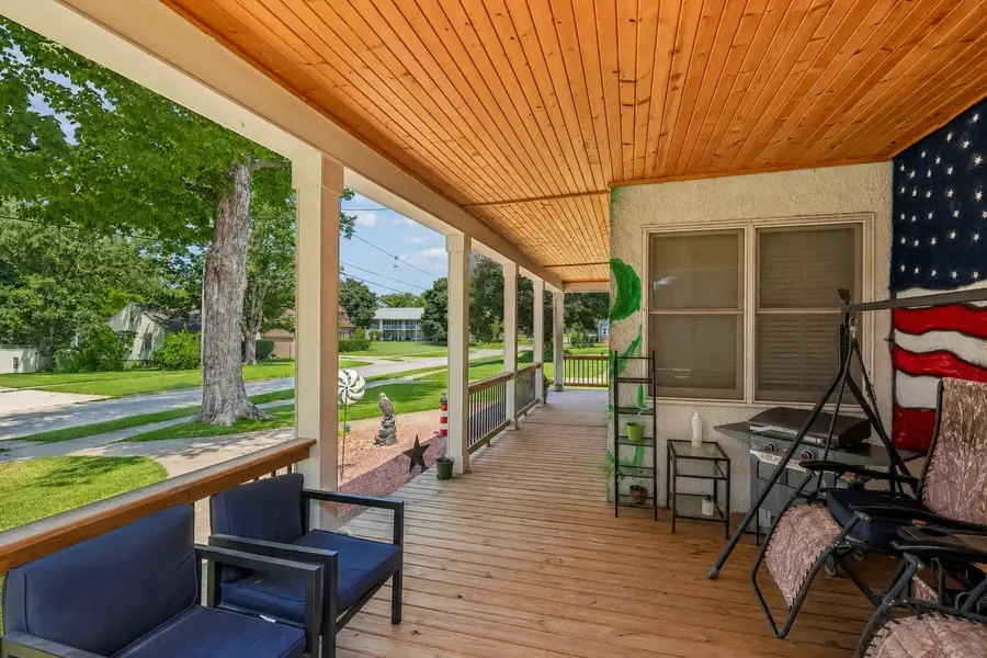 716 E 5th Street N, Newton, IA 50208 - #2
