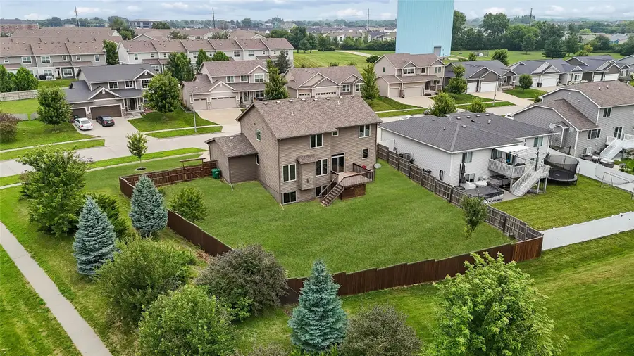 9794 Larchwood Drive, West Des Moines, IA 50266 - #2