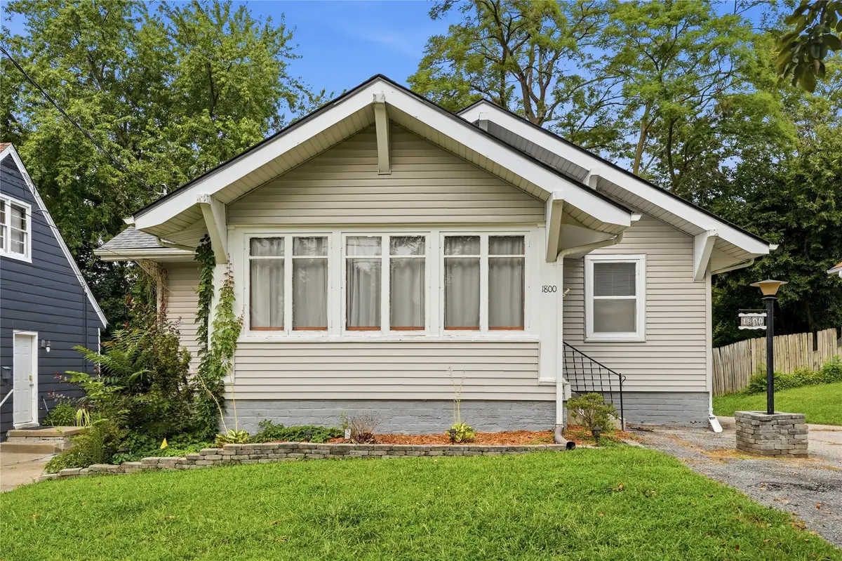 1800 E 32nd Court, Des Moines, IA 50317 - #1