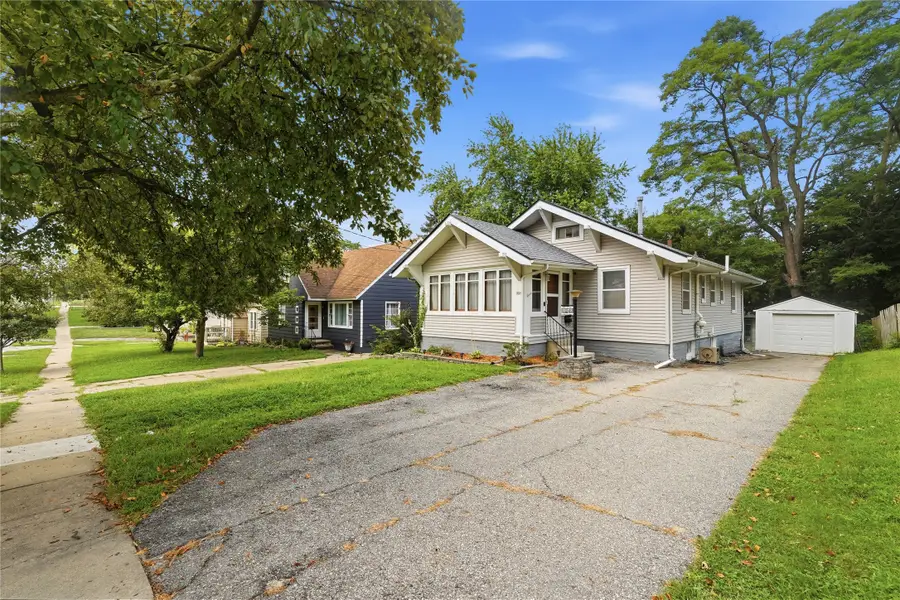 1800 E 32nd Court, Des Moines, IA 50317 - #2