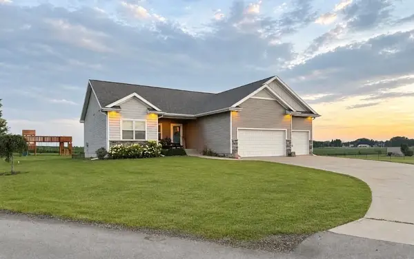 130 Lake Shore Drive, Dallas Center, IA 50063