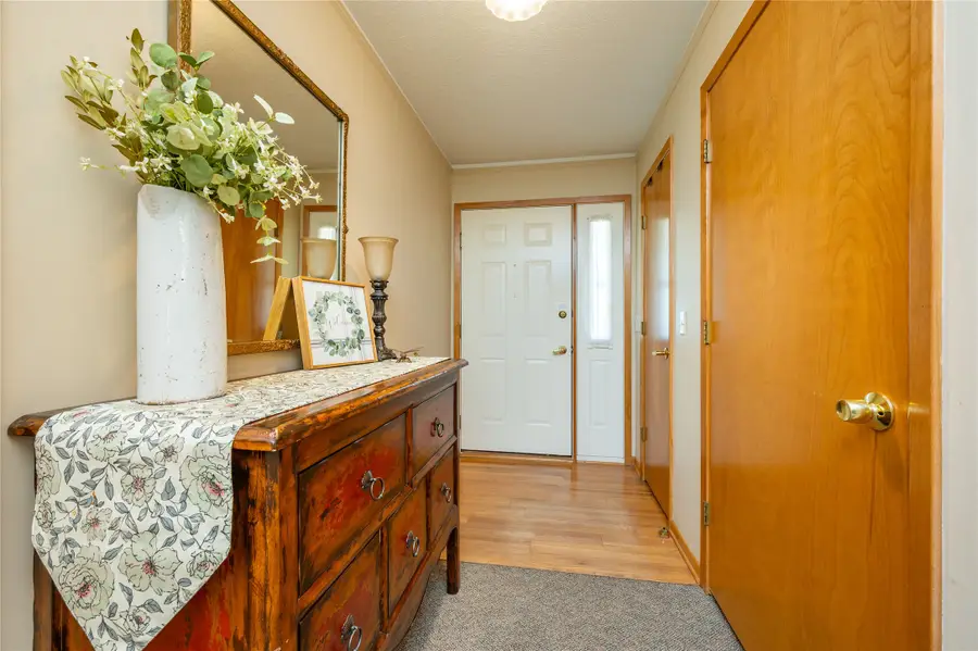 3219 SW 39th Street, Des Moines, IA 50321 - #3