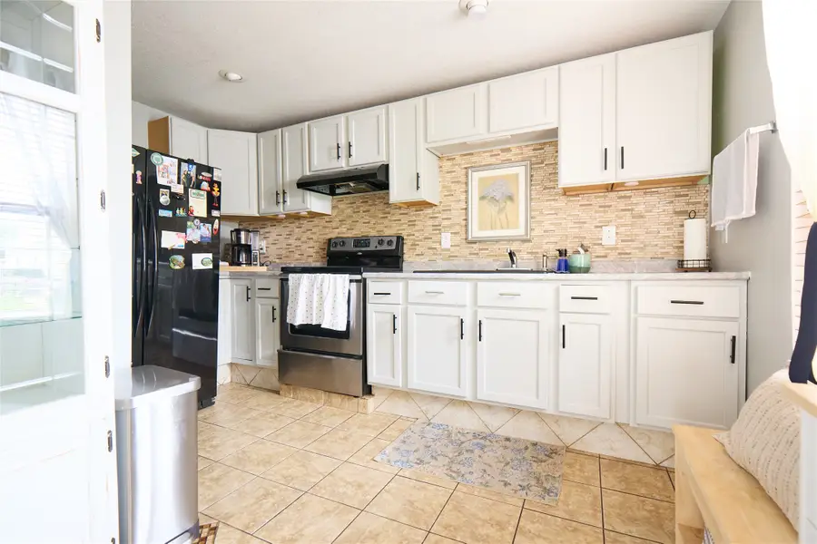 2228 Maple Street, Des Moines, IA 50317 - #2
