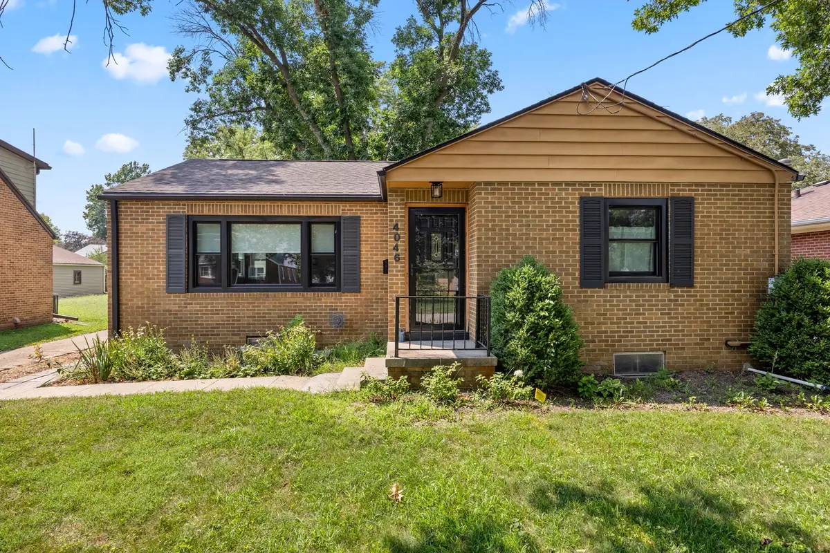 4046 39th Place, Des Moines, IA 50310 - #1