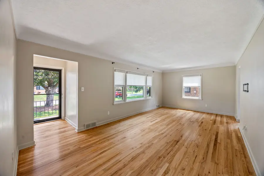 4046 39th Place, Des Moines, IA 50310 - #3