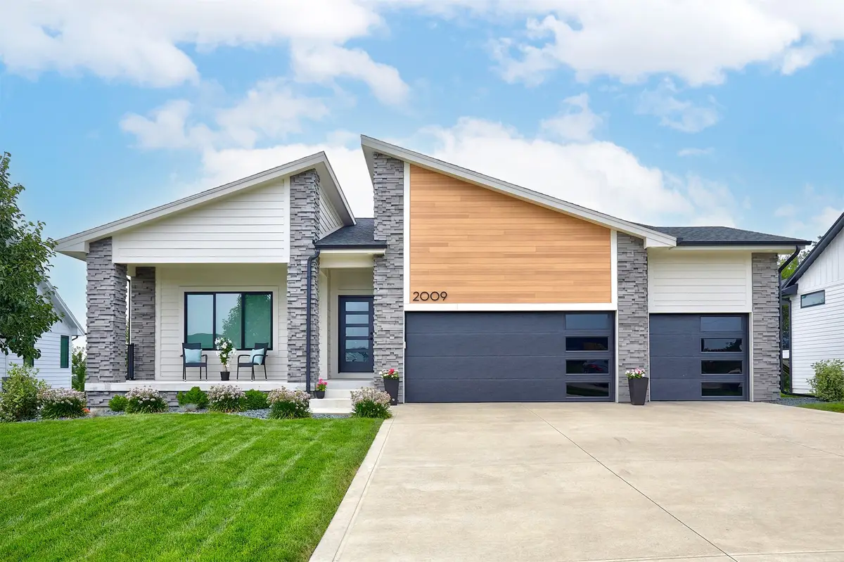 2009 Autumn Blaze Drive, Norwalk, IA 50211 - #1