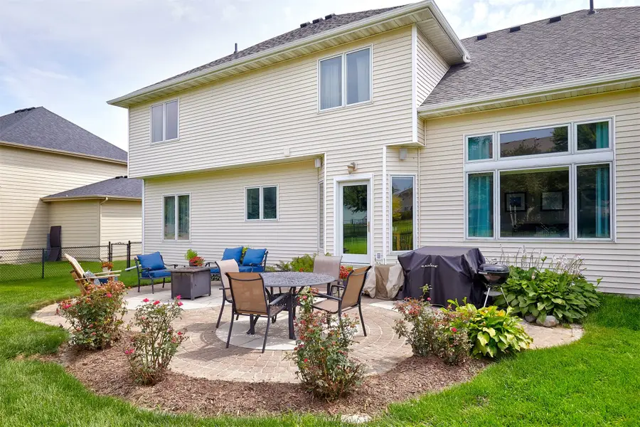 15309 Ridgemont Drive, Urbandale, IA 50323 - #3