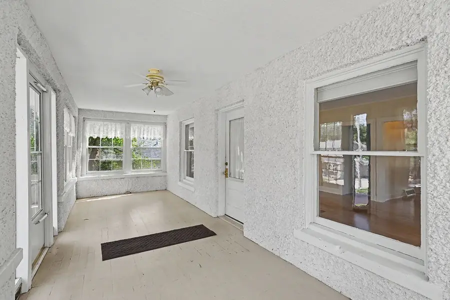 215 W 9th Street S, Newton, IA 50208 - #3