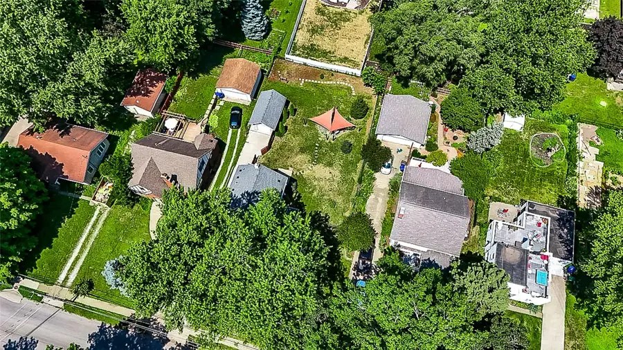 3809 Adams Avenue, Des Moines, IA 50310 - #2