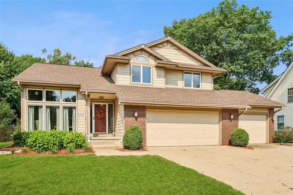 5866 S Winwood Drive, Johnston, IA 50131