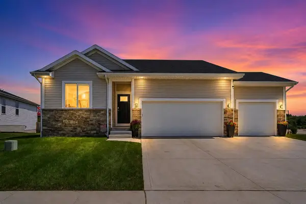 5652 Brook View Avenue, Des Moines, IA 50317
