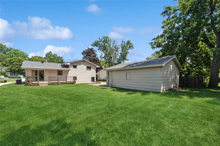 3024 Holcomb Avenue, Des Moines, IA 50310 - #3