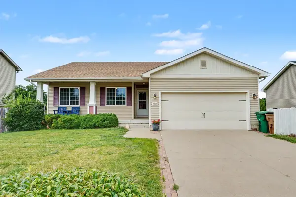 6020 Pine Ridge Street, Johnston, IA 50131