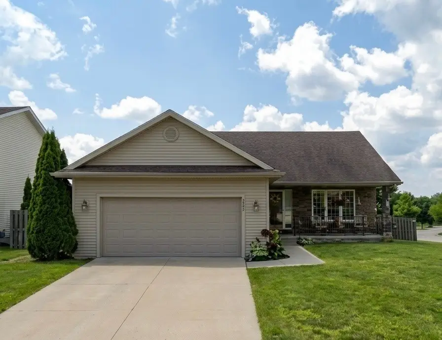 3066 E 52nd Street, Des Moines, IA 50317 - #1