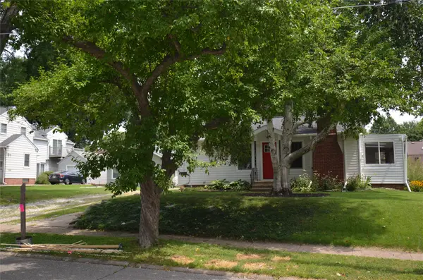 2109 40th Street, Des Moines, IA 50310