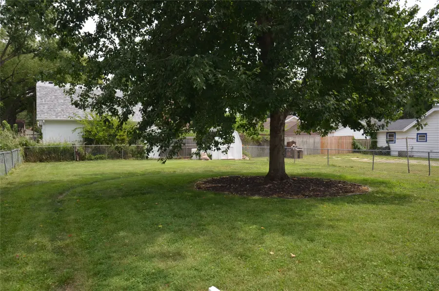 2109 40th Street, Des Moines, IA 50310 - #3