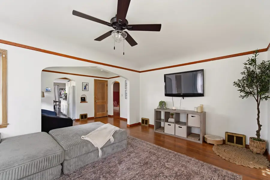 3310 E 12th Street, Des Moines, IA 50316 - #3