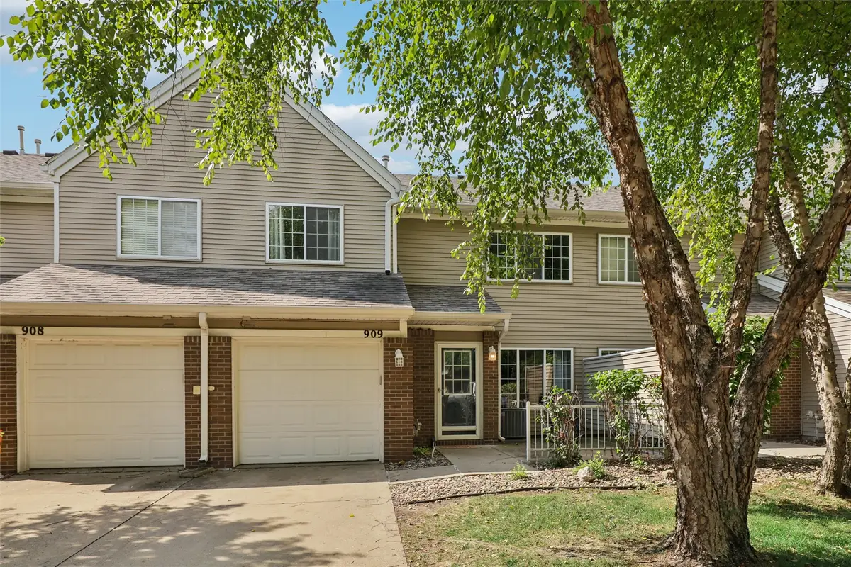 6855 Woodland Avenue #909, West Des Moines, IA 50266 - #1