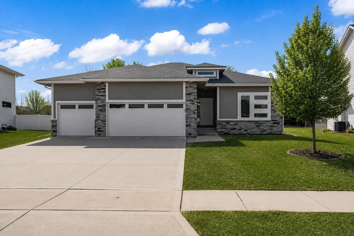 16734 Maple Street, Clive, IA 50325 - #1