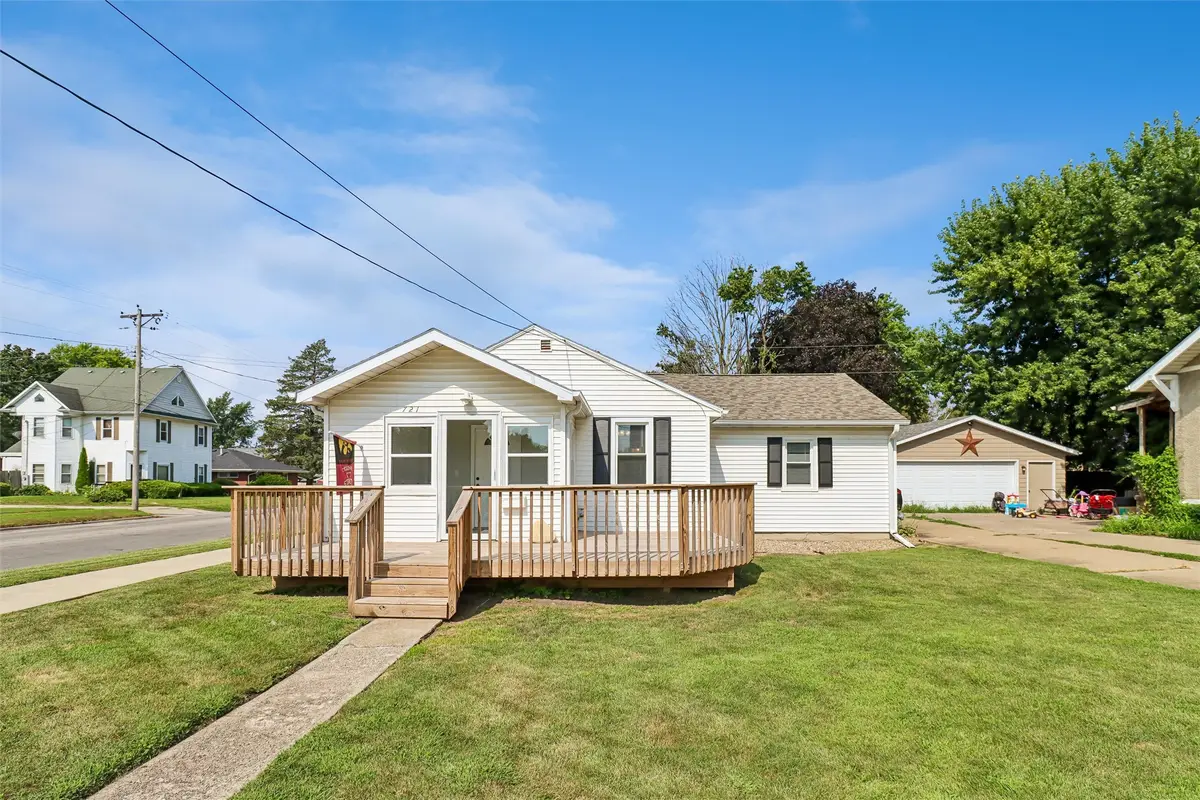 721 W 5th Street S, Newton, IA 50208 - #1