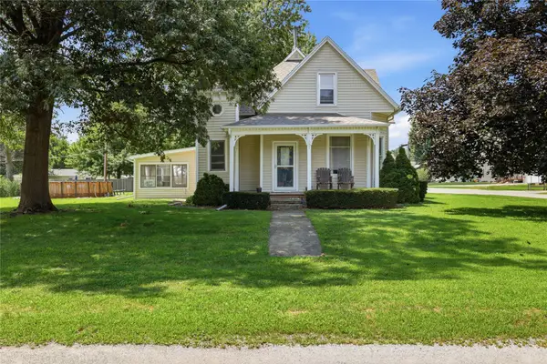 201 S Sycamore Street, Cambridge, IA 50046