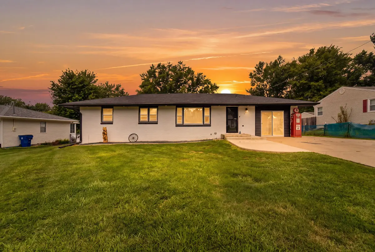 8026 Warren Drive, Des Moines, IA 50320 - #1